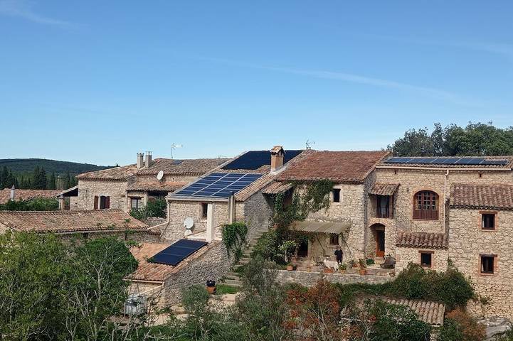 Location de vacances pour 24 personnes à Saint-Just-et-Vacquières