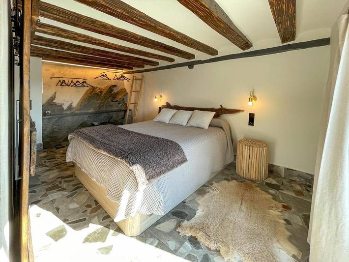 Casa rural con piscina para 3 personas, con vistas y terraza además de jardín y piscina en Alto Urgel - 4