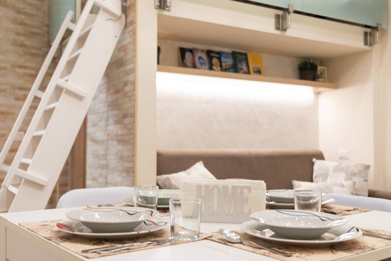 Holiday Home 'Zelda Casa Vacanza' with Balcony, Wi-Fi and Air Conditioning in Giovinazzo, Bari Province