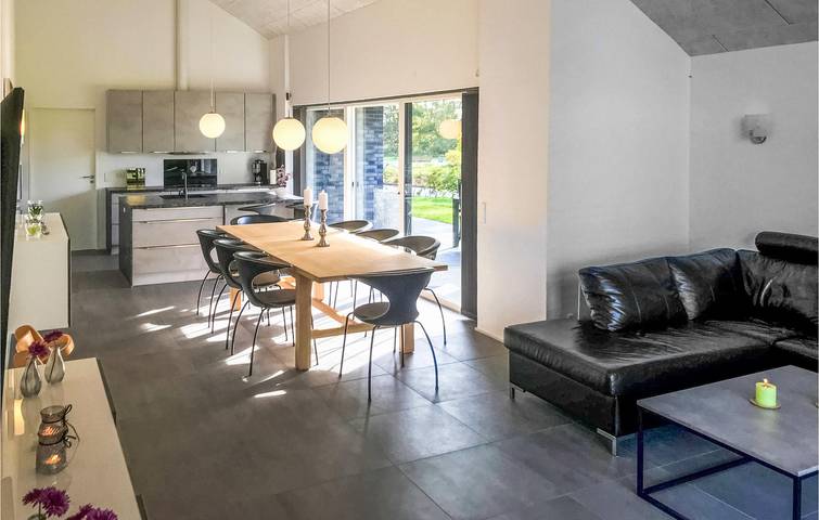 Ferienhaus für 9 Personen, mit Terrasse und Whirlpool in Grenå Strand - 4