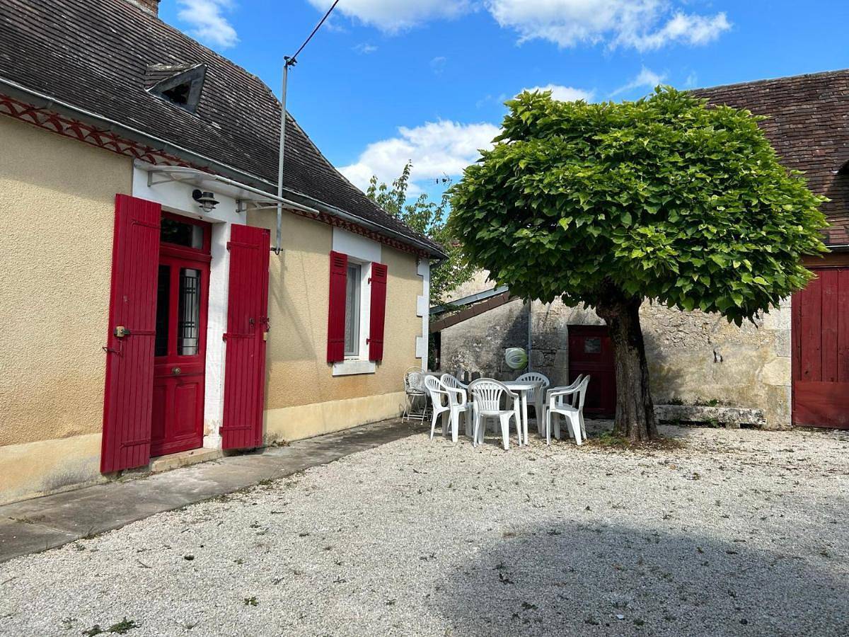 Three-Bedroom House in Limeyrat, Périgord Noir