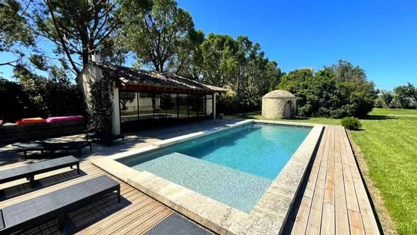 Ferienwohnung für 9 Personen, mit Pool und Garten - 1