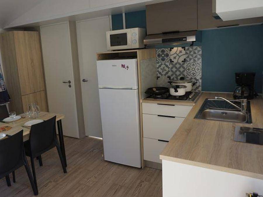 Camping Le Domaine de Beaulieu - Mobilhome 6 personnes - C- Mobil-home Caraïbes - 2 chambres in Givrand, Vallée de la Loire