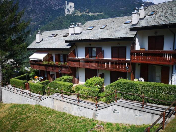 Casa vacanza per 6 persone, con panorama e giardino, adatto a famiglie con bambini - 1