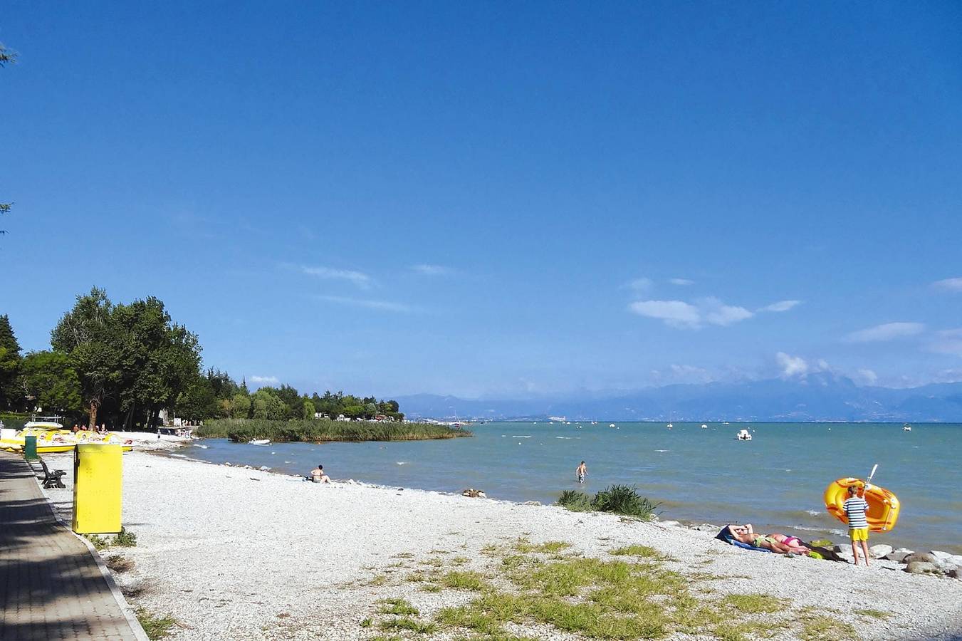 Entire apartment, Apartment in the Bella Italia holiday park in Peschiera del Garda, Garda Mountains