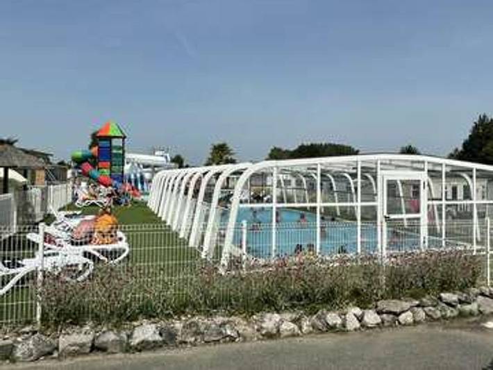 Camping pour 8 personnes, avec Bassin pour enfant ainsi que Piscine et Sauna dans le Pas-de-Calais