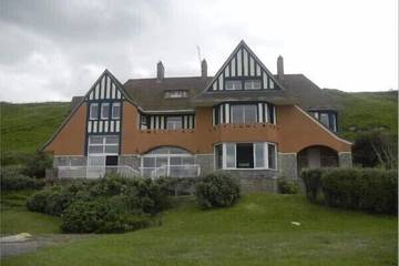 Location de vacances pour 14 personnes, avec jardin et balcon, animaux acceptés à Vierville-sur-Mer