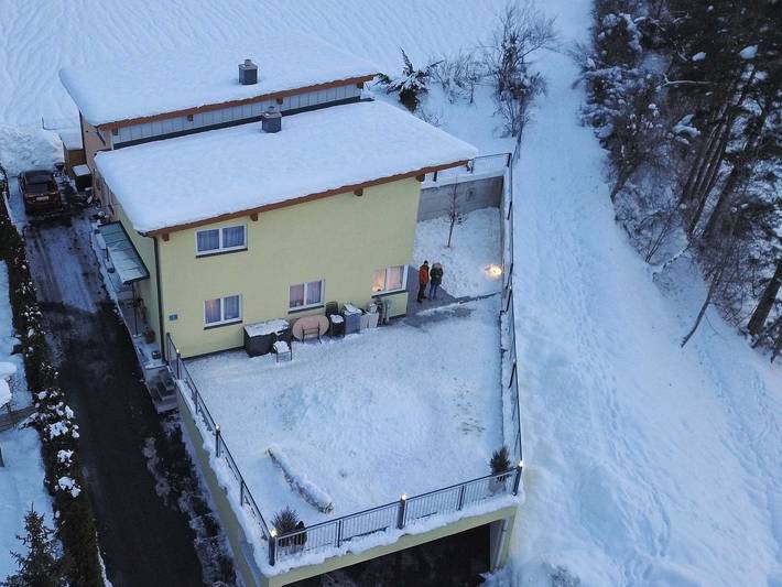 Ferienwohnung für 6 Personen, mit Terrasse und Garten sowie Ausblick in Prutz