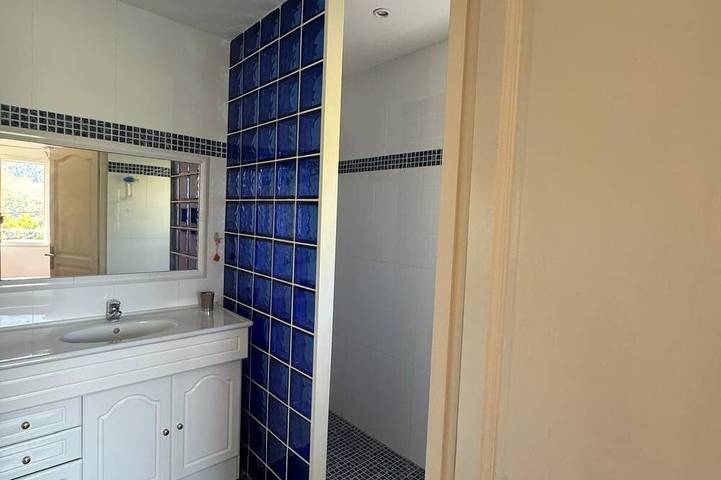 Villa pour 8 personnes, avec piscine, animaux acceptés à Bandol