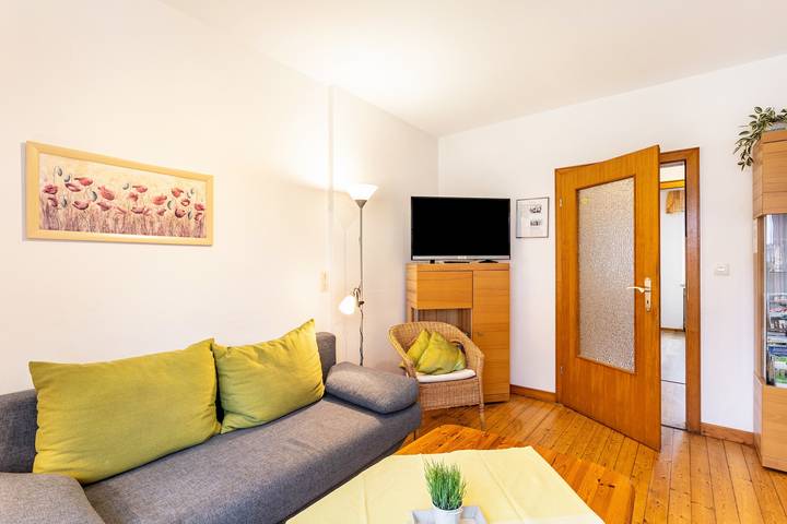 Hel lejlighed, Holiday Apartment 'Am Kirchplatz' with Private Terrace and Wi-Fi in Bad Wünnenberg, Nordrhein-Westfalen