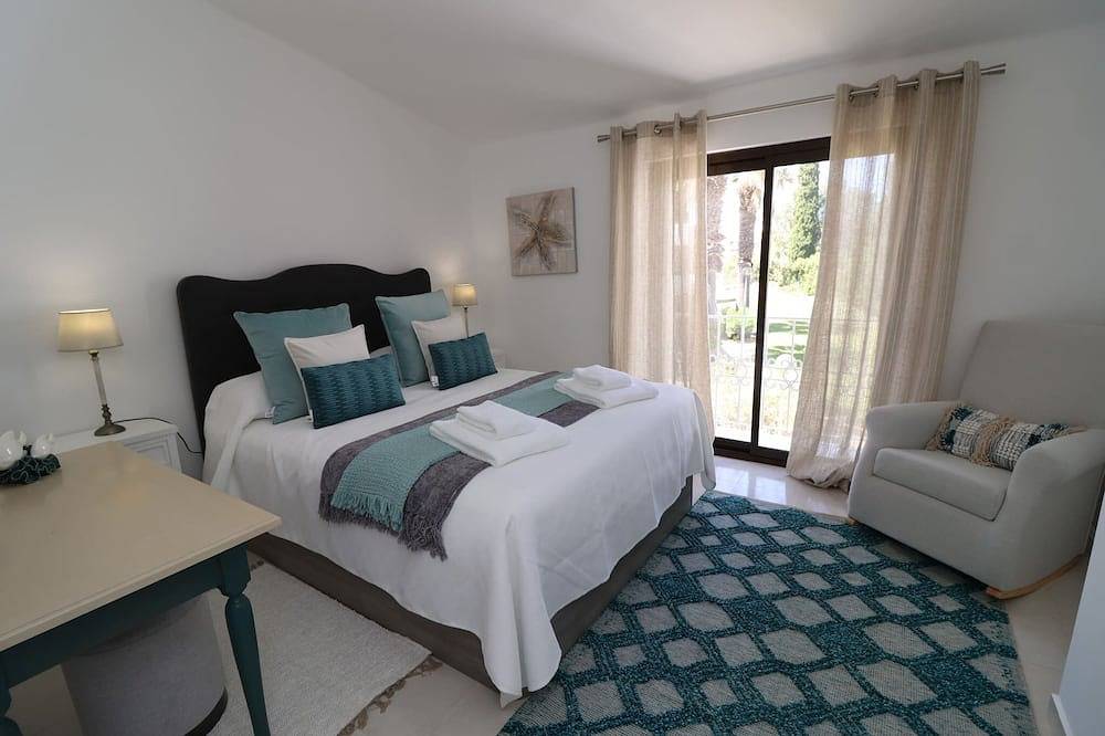 Appartamento intero, 2 Bedroom Duplex Apartment with Swimming pool at São Rafael Beach - Albufeira in Albufeira, Distretto di Faro