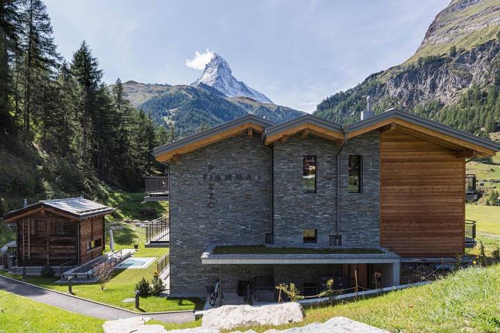 Hütte für 4 Personen, mit Ausblick und Garten, kinderfreundlich in Matterhorn