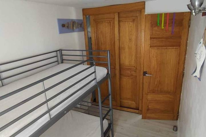 Location de vacances pour 5 personnes, avec jardin et terrasse dans Plage de la Madrague (Giens) - 4