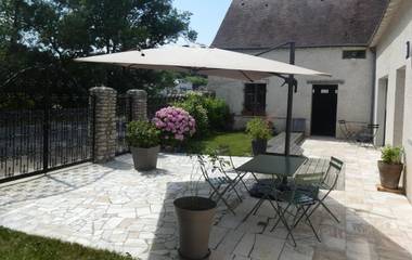 Location de vacances pour 2 personnes, avec vue et jardin à Véretz