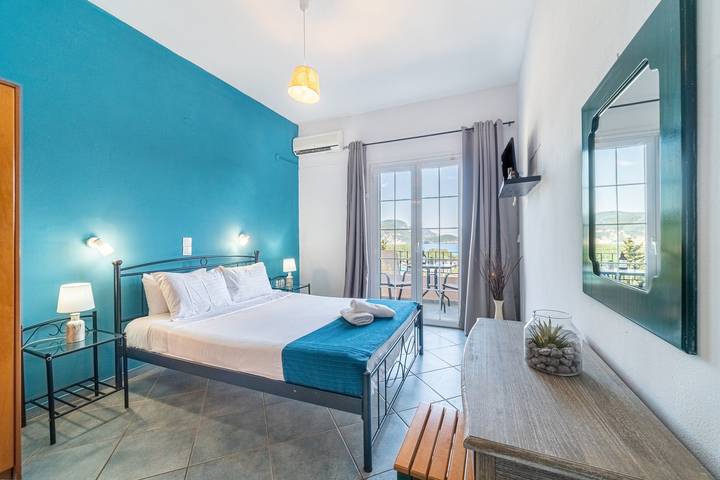 Hotel Apartment "Spyridoula Studio 4" with Sea View, Shared Pool & Wi-Fi in Paleokastritsa, Korfu