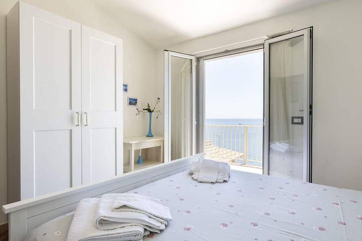 Maravillosa casa de vacaciones  para 6 personas con WIFI, piscina privada, A/C, TV y terraza in Spiaggia della Fanusa, Siracusa