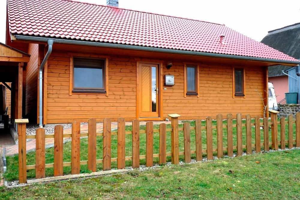Gemütliches Ferienhaus zwischen den Seen mit Kamin, Terrasse und Garten in Alt Schwerin, Plauer See