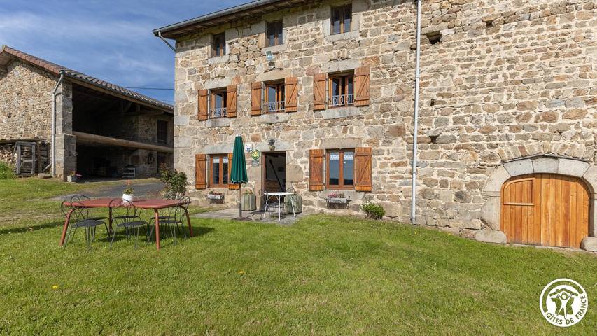 Gîte pour 6 personnes, avec Terrasse ainsi que Jardin et Vue