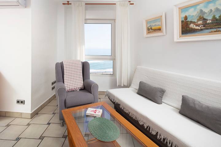 Ganze Wohnung, Ferienwohnung 'Bloque 76' mit Meerblick, Gemeinschaftspool und WLAN in Torrox Costa, Torrox