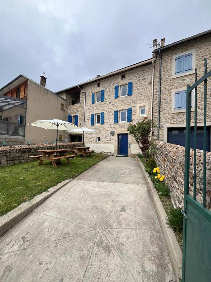 Gîte pour 6 personnes, avec Terrasse ainsi que Jardin et Vue dans Office De Tourisme Des Angles - 4