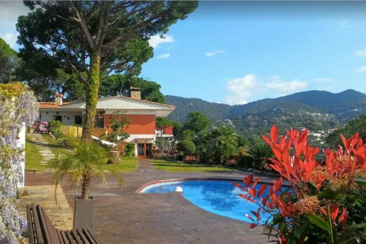 Chalet para 12 personas, con jardín además de piscina y vistas, Se admiten mascotas - 1