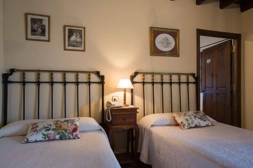 Rural house in the heart of Asturias, Comarca de la Sidra, a step away from everything in Cabranes, Costa Verde (Spain)