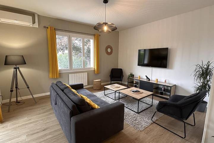 Gîte pour 4 personnes, avec balcon et jardin à Broût-Vernet