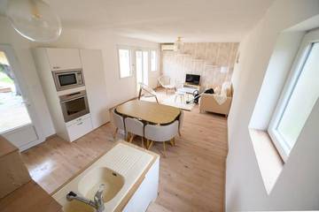 Gîte pour 4 personnes, avec jardin et piscine à Coulounieix-Chamiers