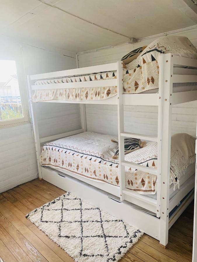 Chalet de plage, authentique ! in Plage des Chalets, Gruissan