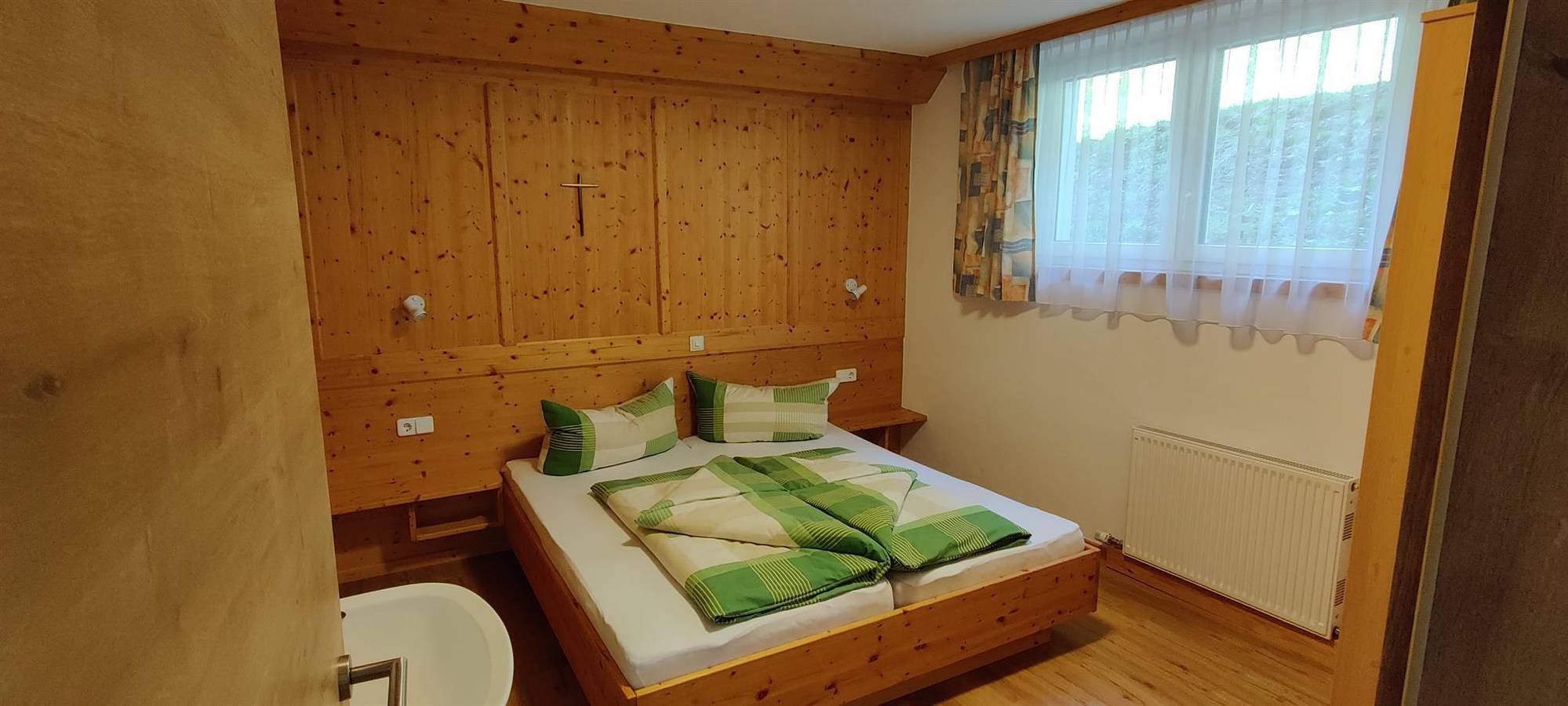 Familienzimmer mit Dusche, Wc/ Ost in Villgratner Berge, Assling