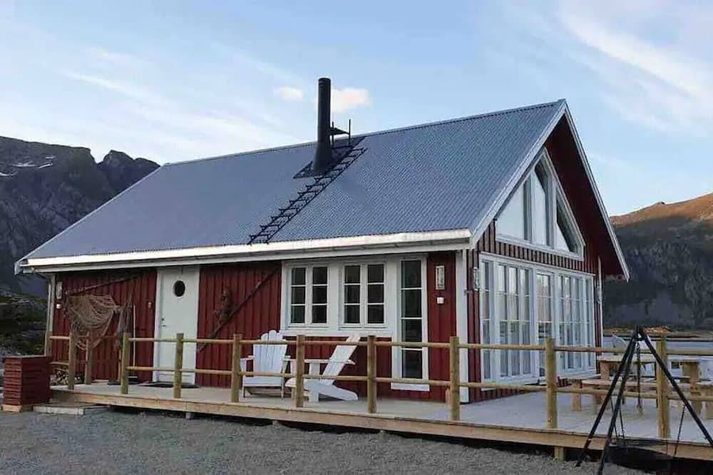 Valberg High Quality Seaview Cabin in Valberg, Vestvågøy