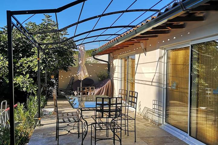 Apartamento de vacaciones para 2 personas, con terraza y piscina además de jacuzzi y jardín - 1