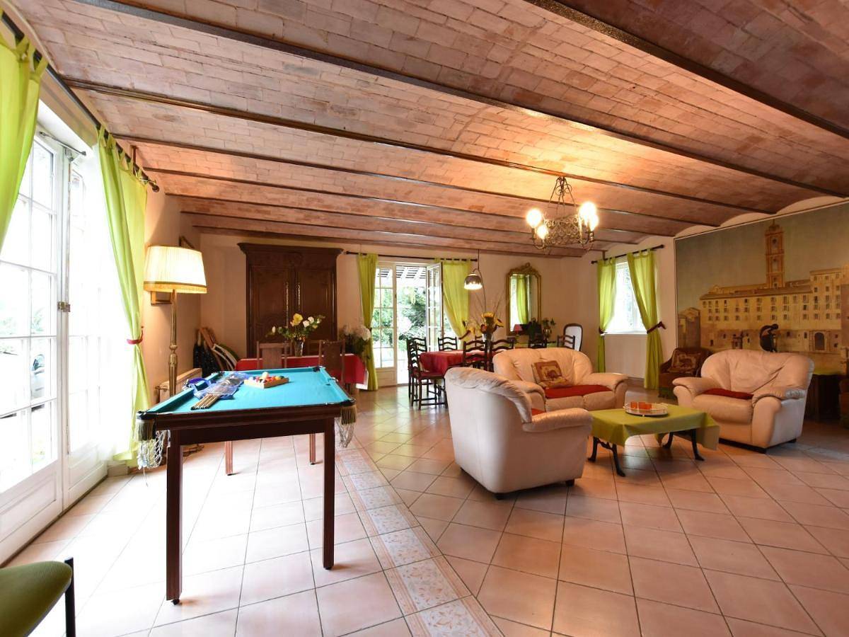 Five-Bedroom Holiday Home in Englancourt, Aisne