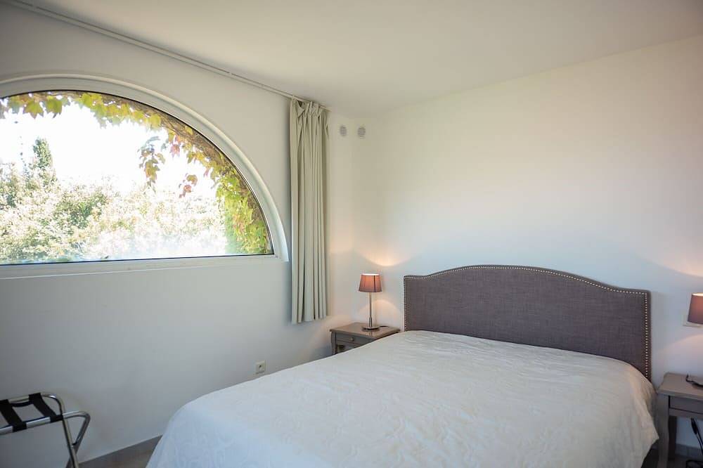 Entire apartment, Apartment/ flat - 2 rooms - 4/5 persons in Saint-Florent, Calvi region