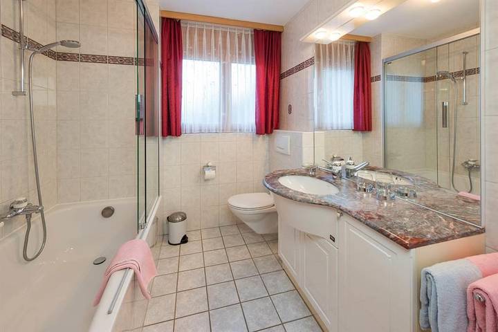Gîte pour 5 personnes, avec vue et terrasse à Saas-Fee - 4