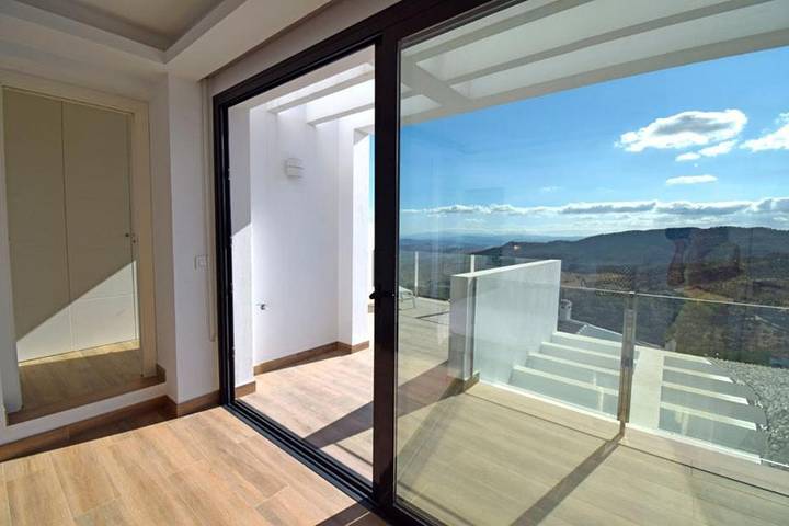 Chalet para 10 personas, con jardín además de jacuzzi y piscina en Serranía de Ronda - 3