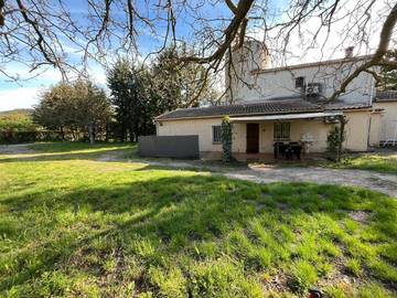 Gîte pour 4 personnes, avec vue et jardin à Simiane-Collongue