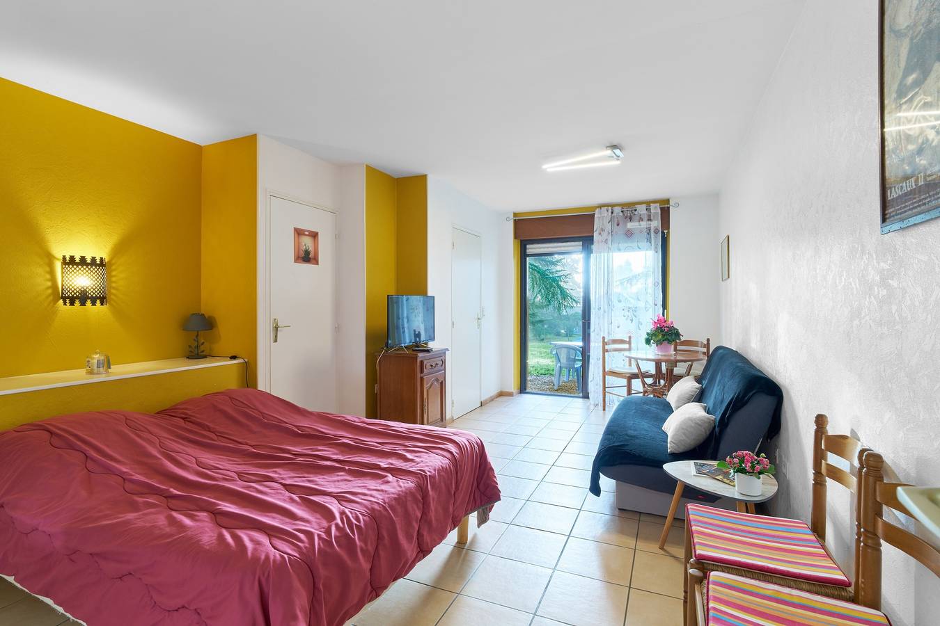 Ganzes Studio, Studio „Ruhiges Ferienapartment in Sarlat-la-Canéda“ mit privater Terrasse, Parkplatz & Klimaanlage in Sarlat-la-Canéda, Périgord Noir