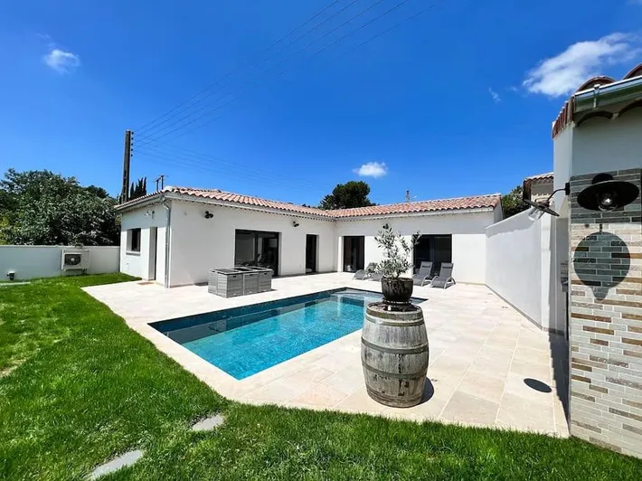 Chalet para 6 personas, con jardín y piscina además de piscina para niños y vistas, Familias con niños - 1