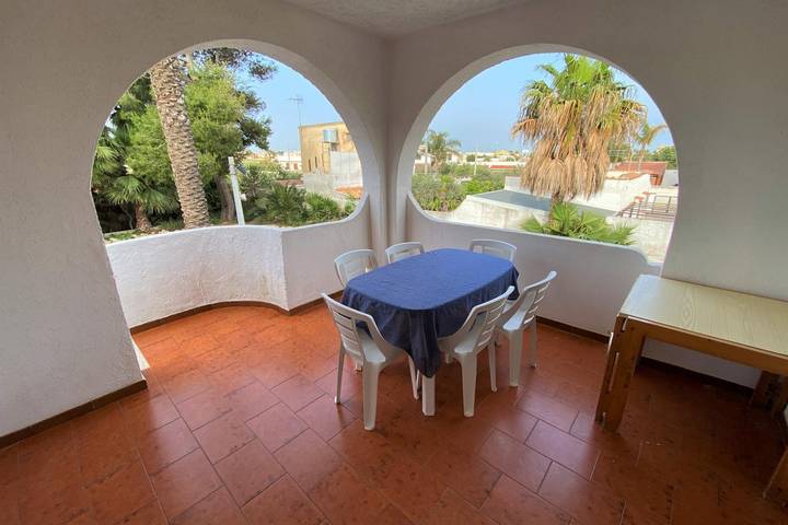 Appartement entier, Appartement de vacances pour 6 personnes avec balcon/terrasse in Mazara del Vallo, Région de Mazara del Vallo