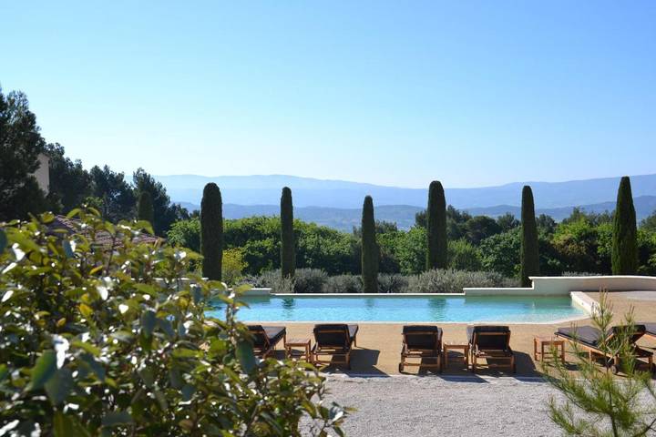 Hôtel pour 4 personnes, avec vue ainsi que jardin et piscine, animaux acceptés à Joucas - 3