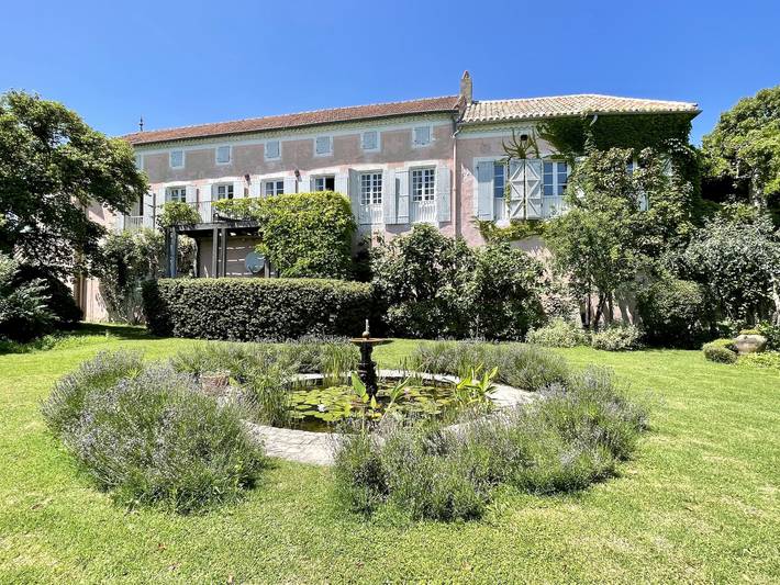 Gîte pour 14 personnes, avec piscine