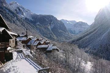 Gîte pour 6 personnes, avec jardin ainsi que vue et balcon à Planay