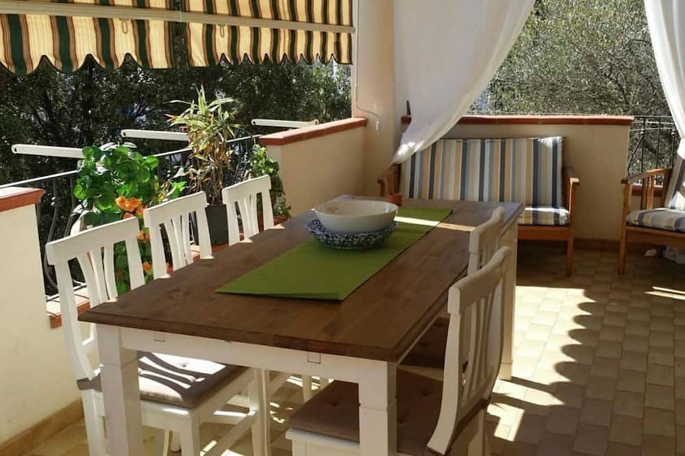 Großes gemütliches Haus 400 Meter vom Meer, ideal für Familien und Gruppen in Santa Maria Navarrese, Baunei