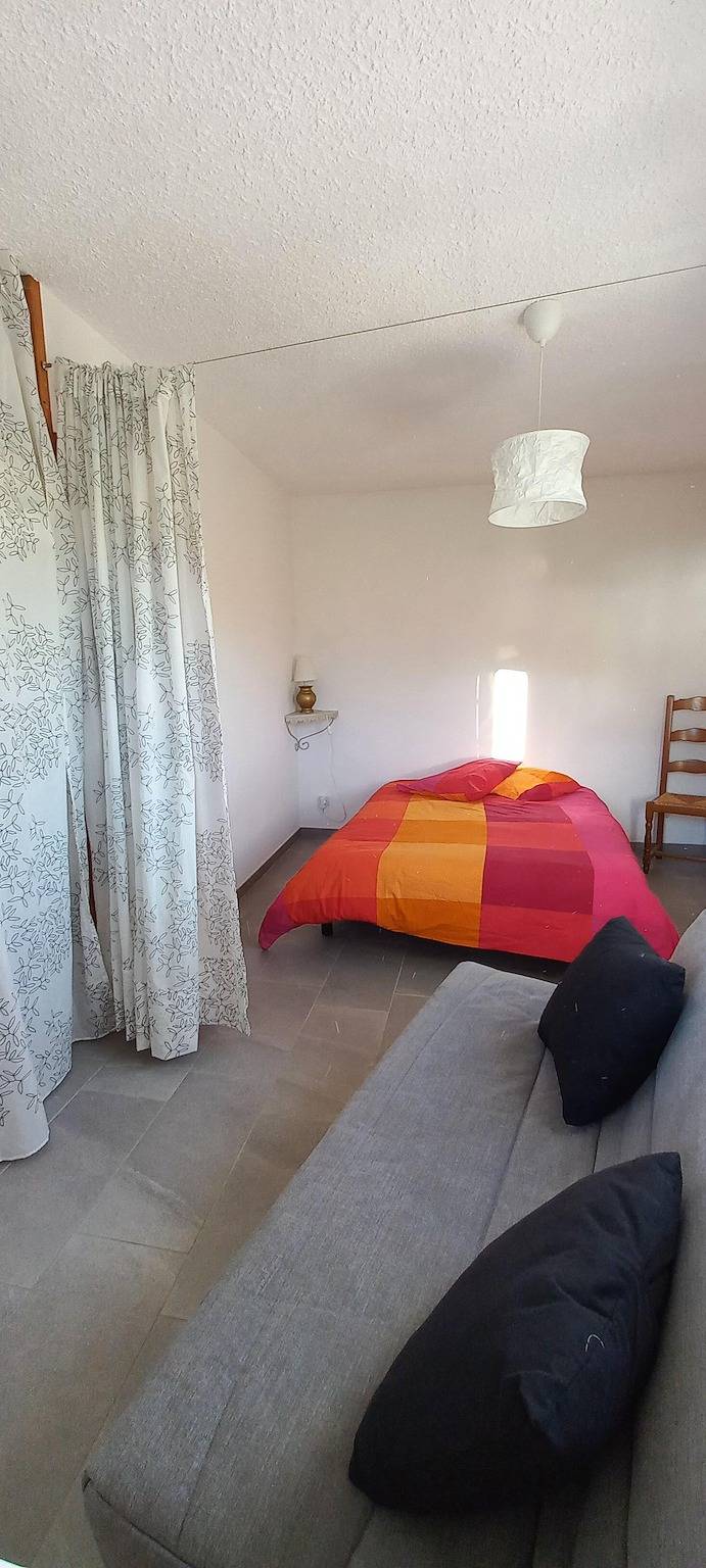Entire apartment, "Aux Aurores" – Charming Apartment with Mountain View and Balcony in Embrun, Écrins National Park