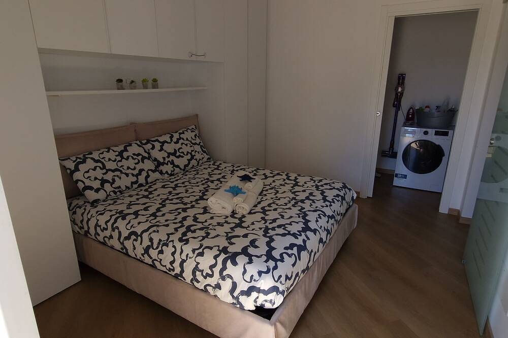 Entire apartment, Entire apartment downtown, great whether traveling for business or pleasure in Rome Province