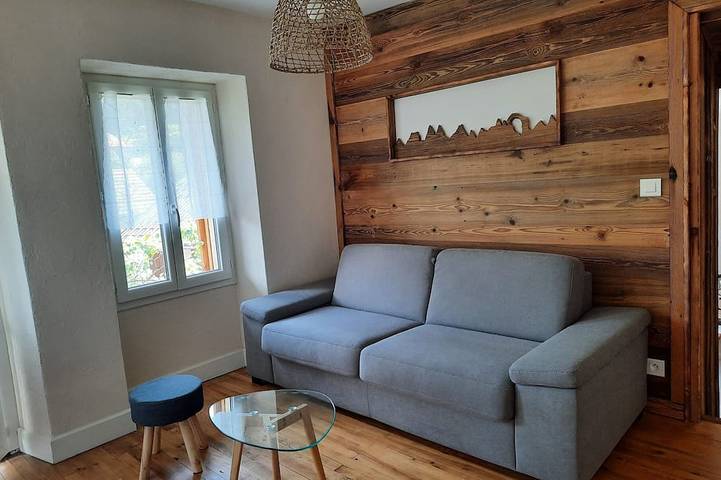 Gîte pour 4 personnes, avec balcon et jardin, animaux acceptés à Saint-Étienne-de-Cuines