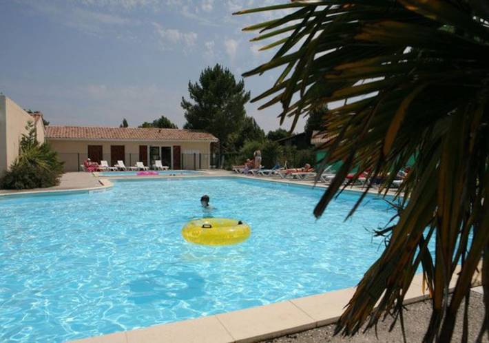 Maison de vacances pour 4 personnes, avec vue sur le lac et terrasse ainsi que piscine et jardin