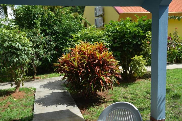 Location de vacances pour 2 personnes, avec terrasse et jardin dans Grande Anse d'Arlet - 3