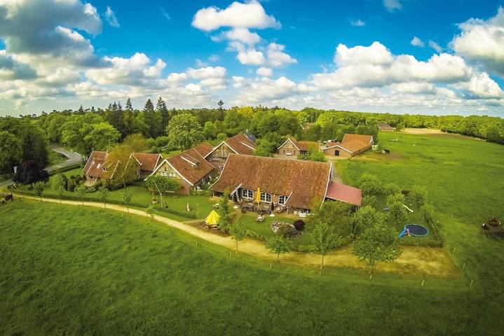 Hotel voor 4 personen, with Terras and Tuin as well as Sauna and Uitzicht in Haaksbergen